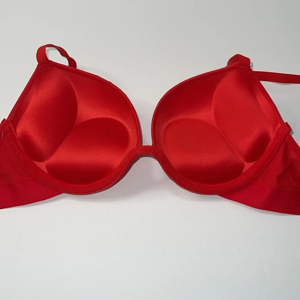 Super Push Up Extreme Padded Maximum Lift Add 2 Cup Size Bombshell Bra. NWT